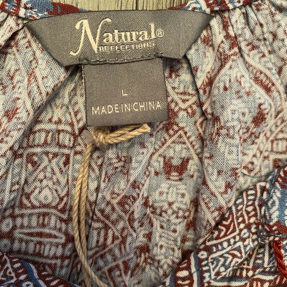 Beautiful blouse - Picture 2 of 5